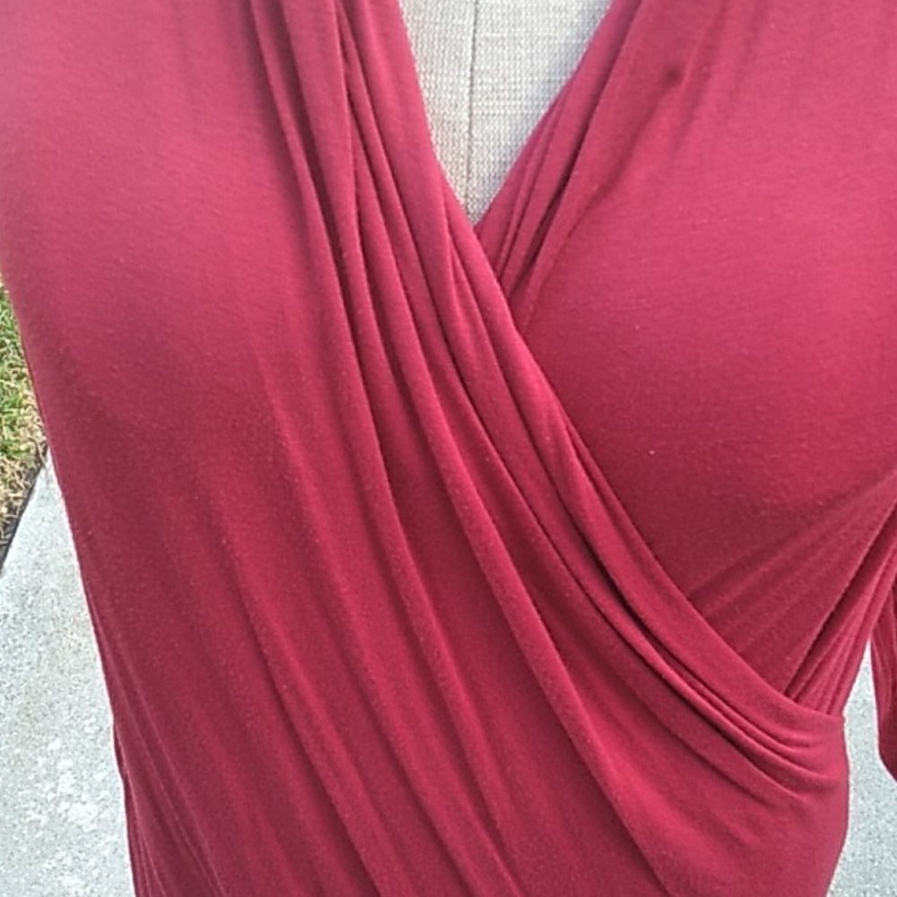 Red criss/cross long sleeve - Picture 4 of 6